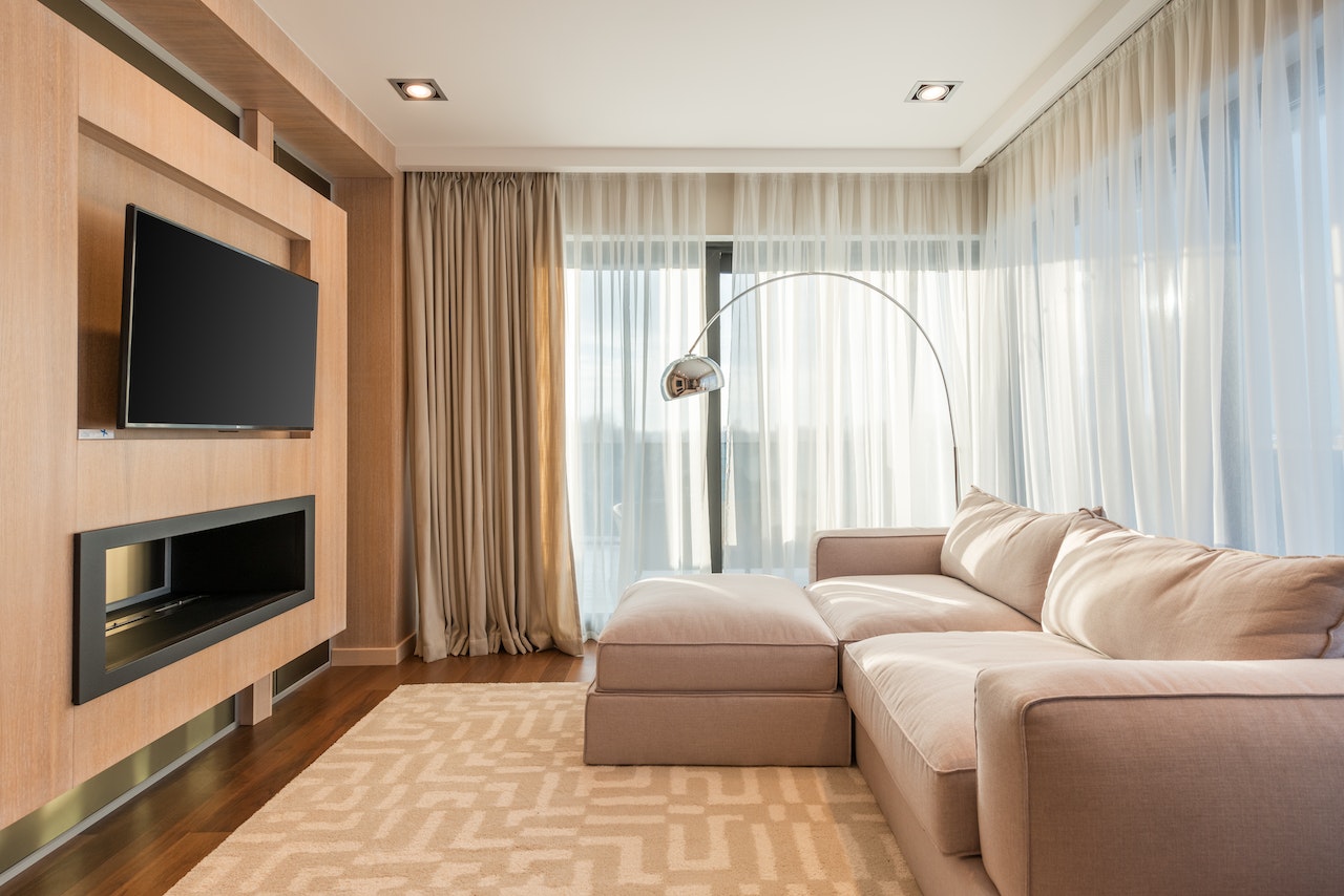 Understand How Wide an 80-Inch TV Is: Room Size and Viewing Distances ...